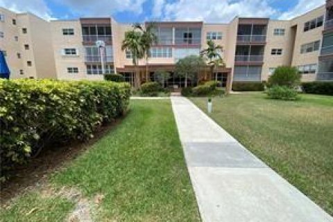 Copropriété à vendre à Plantation, Floride: 2 chambres, 115.38 m2 № 2178365 - photo 19
