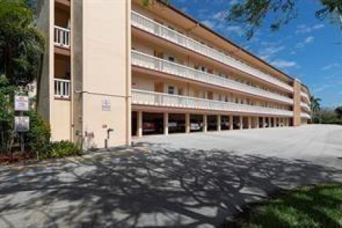 Copropriété à vendre à Plantation, Floride: 2 chambres, 115.38 m2 № 2178365 - photo 15