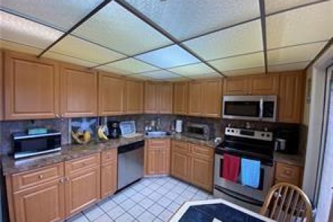 Copropriété à vendre à Plantation, Floride: 2 chambres, 115.38 m2 № 2178365 - photo 3