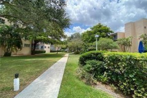 Copropriété à vendre à Plantation, Floride: 2 chambres, 115.38 m2 № 2178365 - photo 21