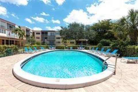 Copropriété à vendre à Plantation, Floride: 2 chambres, 115.38 m2 № 2178365 - photo 16