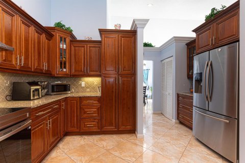Купить виллу или дом в Лейк-Уорт, Флорида 11 комнат, 273.41м2, № 2084145 - фото 20