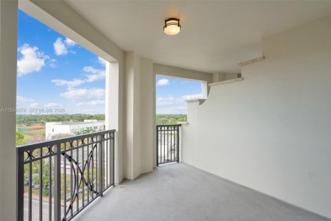 Condominio en alquiler en Coral Gables, Florida, 2 dormitorios, 102.29 m2 № 1998194 - foto 10