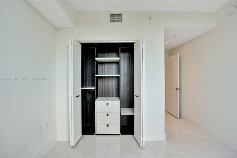 Condominio en alquiler en Coral Gables, Florida, 2 dormitorios, 102.29 m2 № 1998194 - foto 25