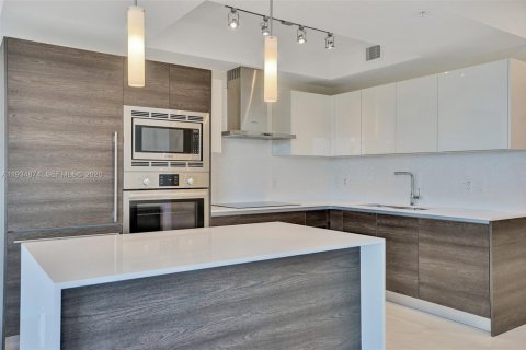 Condominio en alquiler en Coral Gables, Florida, 2 dormitorios, 102.29 m2 № 1998194 - foto 6