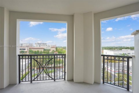 Condominio en alquiler en Coral Gables, Florida, 2 dormitorios, 102.29 m2 № 1998194 - foto 11