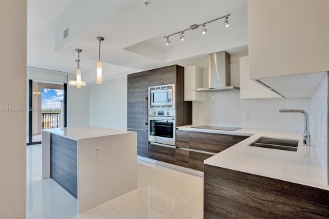 Condominio en alquiler en Coral Gables, Florida, 2 dormitorios, 102.29 m2 № 1998194 - foto 4