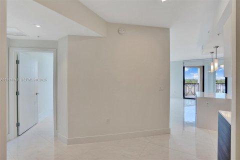 Condominio en alquiler en Coral Gables, Florida, 2 dormitorios, 102.29 m2 № 1998194 - foto 9