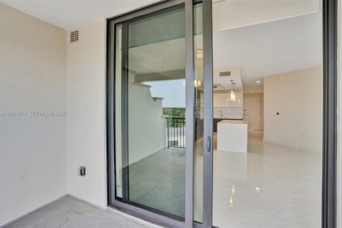 Condominio en alquiler en Coral Gables, Florida, 2 dormitorios, 102.29 m2 № 1998194 - foto 14