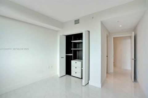 Condominio en alquiler en Coral Gables, Florida, 2 dormitorios, 102.29 m2 № 1998194 - foto 24