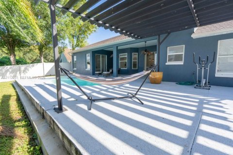 Villa ou maison à vendre à Kissimmee, Floride: 4 chambres, 216.56 m2 № 2432546 - photo 29
