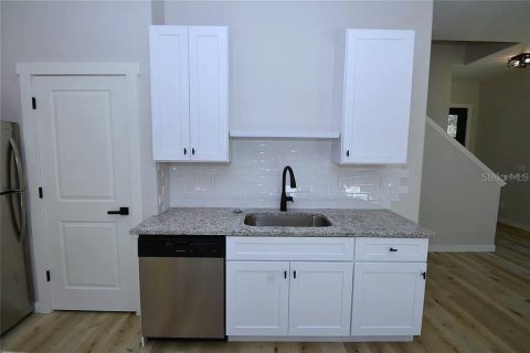 Immobilier commercial à vendre à Palm Coast, Floride: 387.4 m2 № 1732569 - photo 8