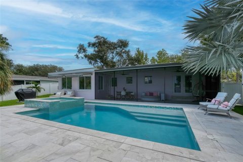 House in Palm Harbor, Florida 3 bedrooms, 146.23 sq.m. № 2266946 - photo 10