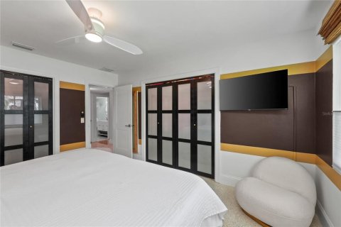 House in Palm Harbor, Florida 3 bedrooms, 146.23 sq.m. № 2266946 - photo 25