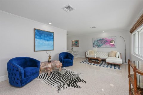 House in Palm Harbor, Florida 3 bedrooms, 146.23 sq.m. № 2266946 - photo 14