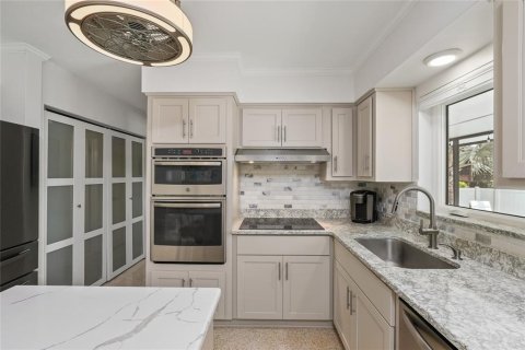 House in Palm Harbor, Florida 3 bedrooms, 146.23 sq.m. № 2266946 - photo 19