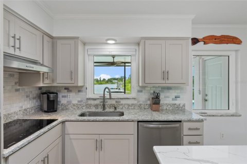 House in Palm Harbor, Florida 3 bedrooms, 146.23 sq.m. № 2266946 - photo 21