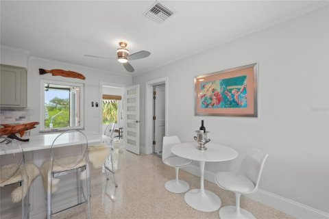 House in Palm Harbor, Florida 3 bedrooms, 146.23 sq.m. № 2266946 - photo 22