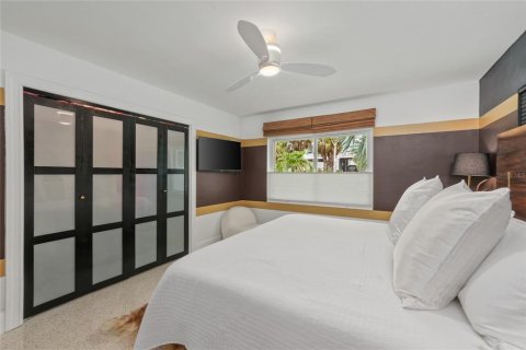 House in Palm Harbor, Florida 3 bedrooms, 146.23 sq.m. № 2266946 - photo 24