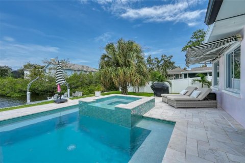 House in Palm Harbor, Florida 3 bedrooms, 146.23 sq.m. № 2266946 - photo 6