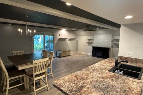 Casa en venta en DeLand, Florida, 5 dormitorios, 286.88 m2 № 1870709 - foto 9