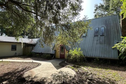 Casa en venta en DeLand, Florida, 5 dormitorios, 286.88 m2 № 1870709 - foto 1
