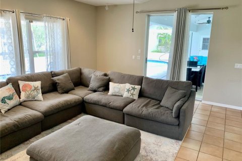 House in Punta Gorda, Florida 3 bedrooms, 180.23 sq.m. № 2233528 - photo 10