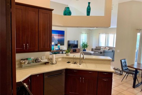 House in Punta Gorda, Florida 3 bedrooms, 180.23 sq.m. № 2233528 - photo 15