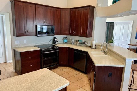 House in Punta Gorda, Florida 3 bedrooms, 180.23 sq.m. № 2233528 - photo 14
