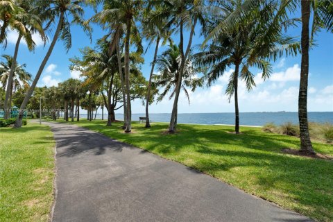 Condominio en venta en Miami, Florida, 2 dormitorios, 152.55 m2 № 1936089 - foto 28