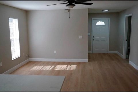 Villa ou maison à vendre à Orlando, Floride: 4 chambres, 115.94 m2 № 2323147 - photo 3