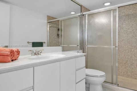 Condominio en venta en Hallandale Beach, Florida, 2 dormitorios, 132.85 m2 № 1943622 - foto 26