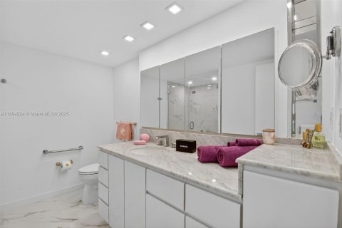 Condominio en venta en Hallandale Beach, Florida, 2 dormitorios, 132.85 m2 № 1943622 - foto 30