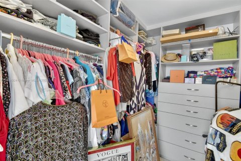 Condominio en venta en Hallandale Beach, Florida, 2 dormitorios, 132.85 m2 № 1943622 - foto 27