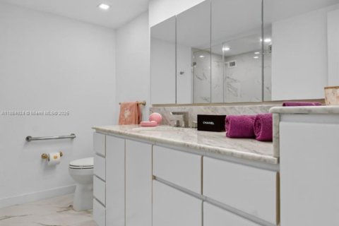 Condominio en venta en Hallandale Beach, Florida, 2 dormitorios, 132.85 m2 № 1943622 - foto 29