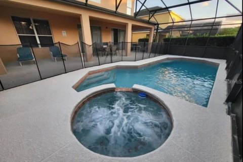 Casa en venta en Kissimmee, Florida, 6 dormitorios, 267.65 m2 № 1395491 - foto 6