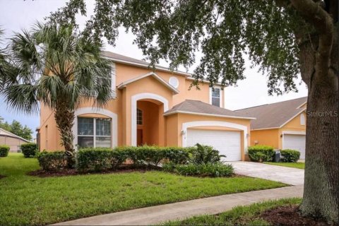 Casa en venta en Kissimmee, Florida, 6 dormitorios, 267.65 m2 № 1395491 - foto 1