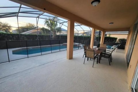 Casa en venta en Kissimmee, Florida, 6 dormitorios, 267.65 m2 № 1395491 - foto 3