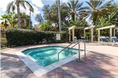 Casa en venta en Kissimmee, Florida, 6 dormitorios, 267.65 m2 № 1395491 - foto 18