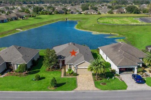 House in Ocala, Florida 2 bedrooms, 176.89 sq.m. № 2235734