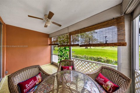 Condo in Pompano Beach, Florida, 2 bedrooms  № 1875318 - photo 24