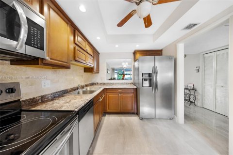 Condo in Pompano Beach, Florida, 2 bedrooms  № 1875318 - photo 26