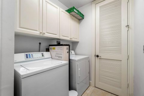 Condo in Delray Beach, Florida, 2 bedrooms  № 2086640 - photo 28