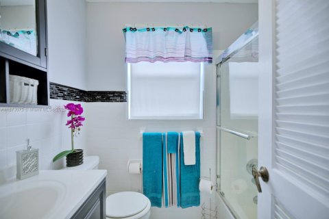 House in Sebring, Florida 4 bedrooms, 166.67 sq.m. № 1979929 - photo 12