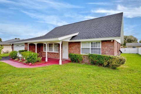 House in Sebring, Florida 4 bedrooms, 166.67 sq.m. № 1979929 - photo 3