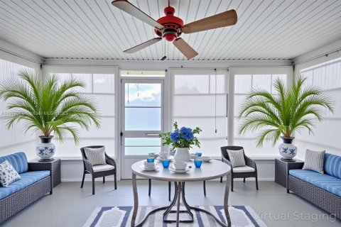 House in Sebring, Florida 4 bedrooms, 166.67 sq.m. № 1979929 - photo 18