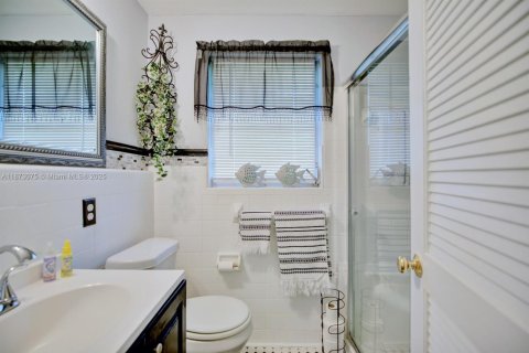 House in Sebring, Florida 4 bedrooms, 166.67 sq.m. № 1979929 - photo 15