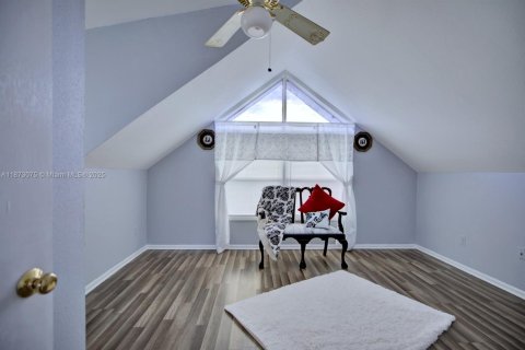 House in Sebring, Florida 4 bedrooms, 166.67 sq.m. № 1979929 - photo 26