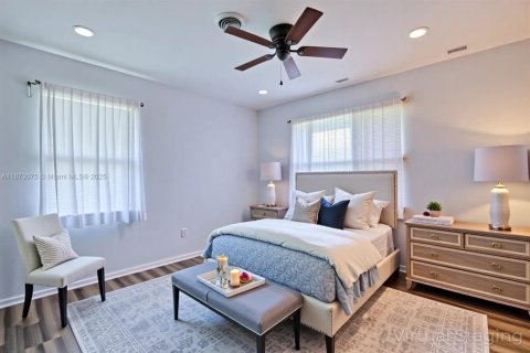 House in Sebring, Florida 4 bedrooms, 166.67 sq.m. № 1979929 - photo 10