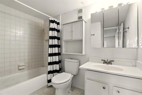 Купить кондоминиум в Альтамонте-Спрингс, Флорида 8 комнат, 83.33м2, № 1838057 - фото 16
